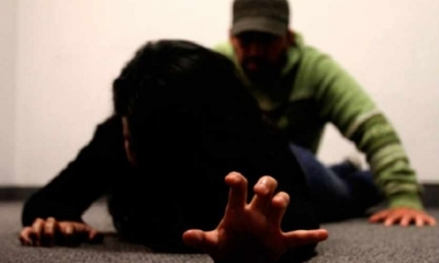 Una mujer de 19 años fue víctima de una agresión sexual cometida por un conocido suyo. 