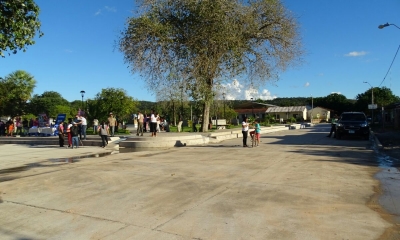 Los vecinos celebraron el pavimento/Foto. Kreab