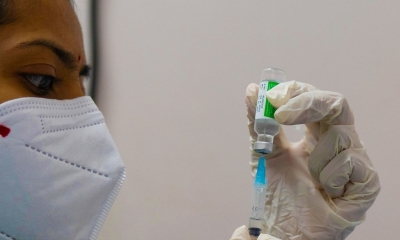 Ministerio de Salud Pública de Paraguay inició en todo el país la inmunización contra la COVID-19 de los adultos mayores nacidos hasta el año 1956.