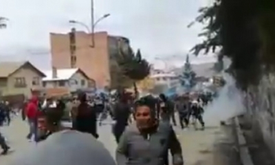 Segundo día de enfrentamientos entre cocaleros y policías en inmediaciones de Adepcoca. Foto: ANF