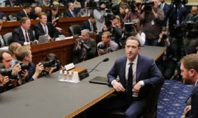 Foto / Archivo : Presidente ejecutivo de Facebook, Mark Zuckerberg comparece ante comité del Congreso de EEUU en abril de 2018