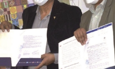 Las autoridades del Ministerio de Salud y la UMSS.