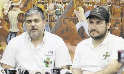 El presidente del Comité, Fernando Larach ( I )