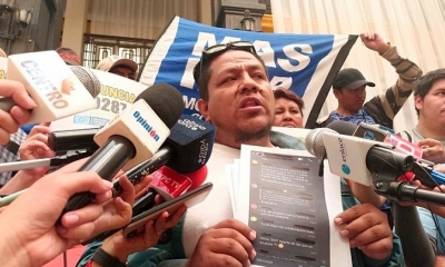 Franco García, presidente del MAS en Cochabamba en conferencia de prensa. 