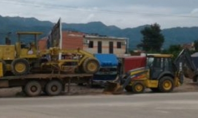 Gobernación del departamento de Tarija puso a disposición 5 equipos de maquinaria pesada