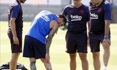 El astro argentino se ha retirado del entrenamiento por unas molestias en la pierna derecha/Foto. RRSS