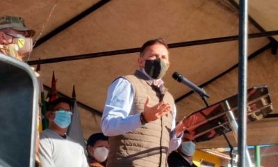 El Ministro de Defensa habló en el acto de inicio del rastrillaje. Foto: radio Kancha Parlaspa.