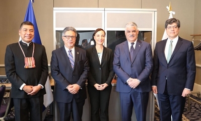 El canciller Fernando Huanacuni en Bruselas. Foto: ABI