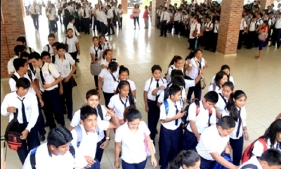 Estudiantes en su colegio, antes de la pandemia 