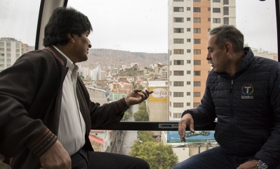 El presidente Evo Morales inspeccionó el domingo las líneas Celeste y Blanca del teleférico, que próximamente serán inauguradas 