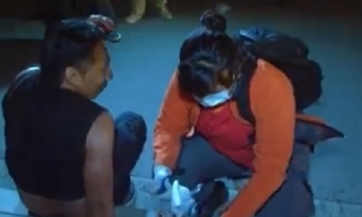 Vecinos auxiliaron al herido/Foto. Captura de pantalla