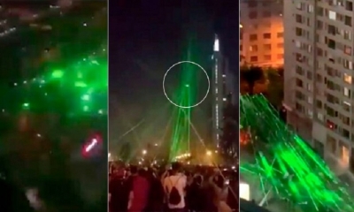 Chile. Manifestantes derribaron un drone usando sus punteros láser en Plaza Baquedano, Santiago.