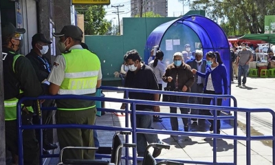 Una fila de personas para el cobro del Bono contra el Hambre. | Foto ilustrativa