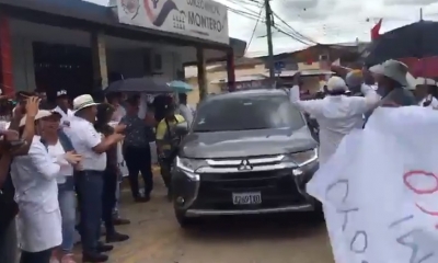 Los legisladores salieron huyendo del lugar/Foto. Captura de pantalla