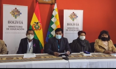 Ministro de Educación, Adrián Quelca.
