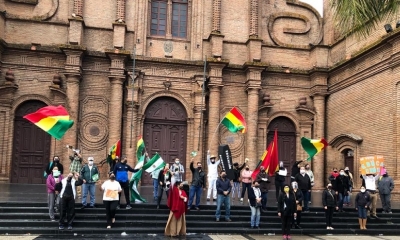 En una manifestación que cuidó las medidas de bioseguridad, la Plataforma por la Educación y la Vida