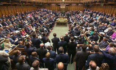 El Parlamento británico acusa a las ONG por los abusos sexuales. Internet