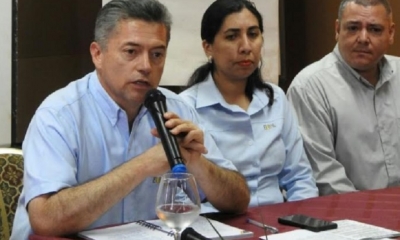 Joquin Zenteno - Gerente General acompañado de personal de EMIPA/Foto. RRSS