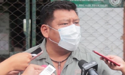 El director de Medio Ambiente de la Alcaldía, Elvis Gutiérrez, presenta la denuncia en la Felcc. | GAMC