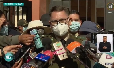 El comandante de la Policía, Jhonny Aguilera, informa sobre lo ocurrido en la UPEA