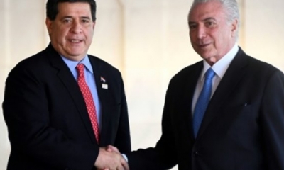 Archivos | El presidente de Brasil Michel Temer (d) estrecha la mano del de Paraguay Horacio Cartes en la Cumbre del Mercosur