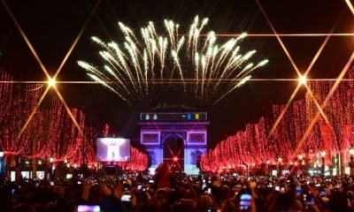 París anula fuegos artificiales y conciertos de fin de año en Campos Elíseos por pandemia 