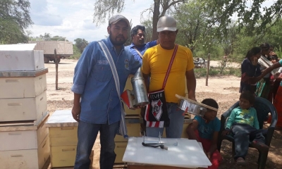 Entrega de 56 Cajas Apícolas, para recepcionar  la miel colectada