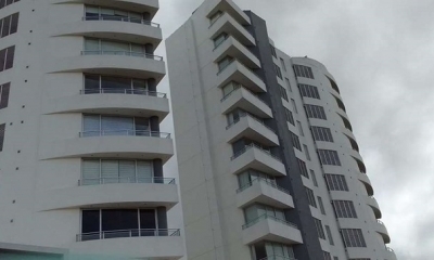 La comisión de Fiscales realiza allanamientos en dos inmuebles.