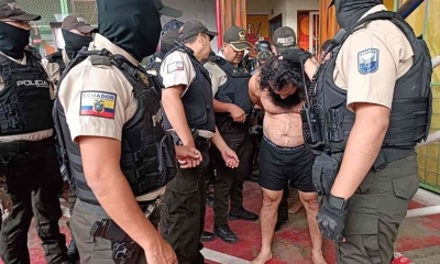 Adolfo Macías, alias Fito, es ingresado a la cárcel en Ecuador/AFP