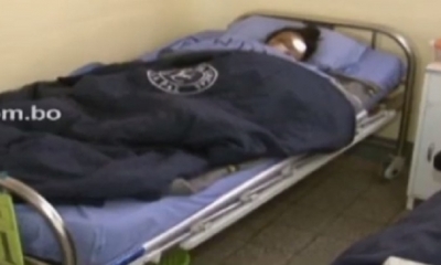 La víctima debe someterse a una operación para recibir la prótesis/Foto. Captura de pantalla