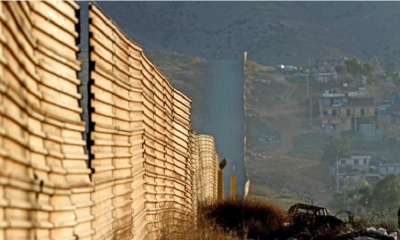 La cerca fronteriza entre los EE. UU. Y México en Tijuana, México.