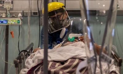 Chile registra 2 129 los pacientes con coronavirus que se encuentran actualmente en unidades de cuidados intensivos. | Fuente: AFP
