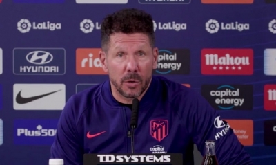 El técnico del Atlético Madrid reveló la conversación que tuvo con el delantero uruguayo.