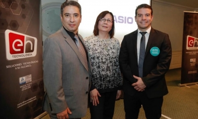 Christian Bravo, gerente Regional de EH Tecnología SRL, Ofelia Ruiz, gerente de CASIO Latinoamérica y Hans Bruun Gerente General de EH/Foto.Extend 