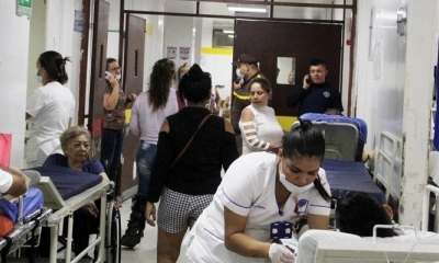 Imagen referencial de un hospital con afluencia de personas 