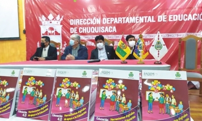  Autoridades educativas entregaron 270 dosier de “Educación 4.0”. 