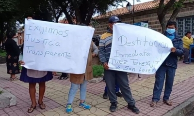 Movilización contra la Juez Teresa Torres Foto: Captura PlusTLT