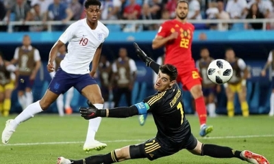 Mano a mano de Rashford ante Courtois. Foto: Reuters