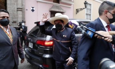 El maestro rural y líder sindical Pedro Castillo llega para participar en la ceremonia de Investidura como presidente del Perú