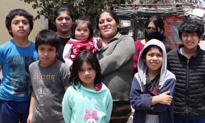 Gabriela ahora cuida de ocho hijos: cuatro de los suyos y los otros cuatro de su hermana, Katherine.