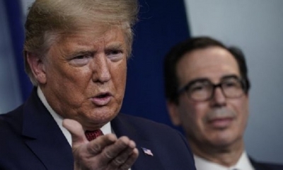 El presidente de Estados Unidos, Donald Trump, junto al secretario del Tesoro, Steven Mnuchin. | Fuente: AFP