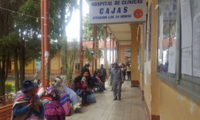 Pacientes esperan atención en el Hospital de Clínicas