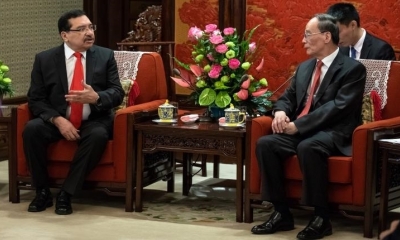Diplomáticos de China y El Salvador.