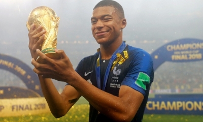 El jugador francés Kylian Mbappé después de ganar la Copa del Mundo. Foto: Reuters