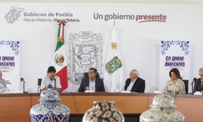 El gobierno de Puebla recibió a Evo Morales y Ernesto Samper en la capital poblana.