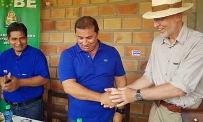 El Gobernador del Beni, Alex Ferrier, inauguró las obras de electrificación rural en los 65 años de fundación de la comunidad Santa María .