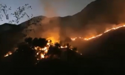 Los fuertes vientos propagan el incendio/Foto. Captura de pantalla