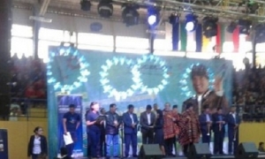 El presidente Evo Morales premió el lunes a los ganadores de la Séptima Olimpiada Científica Estudiantil Plurinacional.