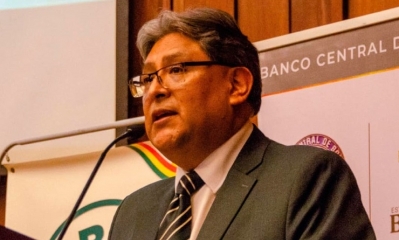 Rojas aseveró que quien compre dólar en el mercado paralelo terminará perdiendo. Foto archivo