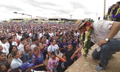 Luis Arce Catacora en un acto de campaña electoral en San Julián, Santa Cruz. Foto: LuchoXBolivia